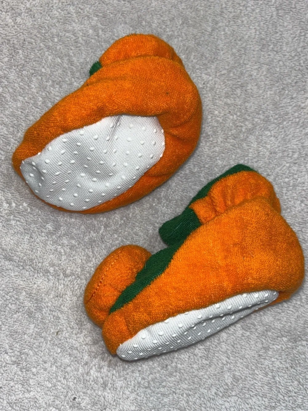 Source Unknown Orange & Green Pumpkin Baby Booties